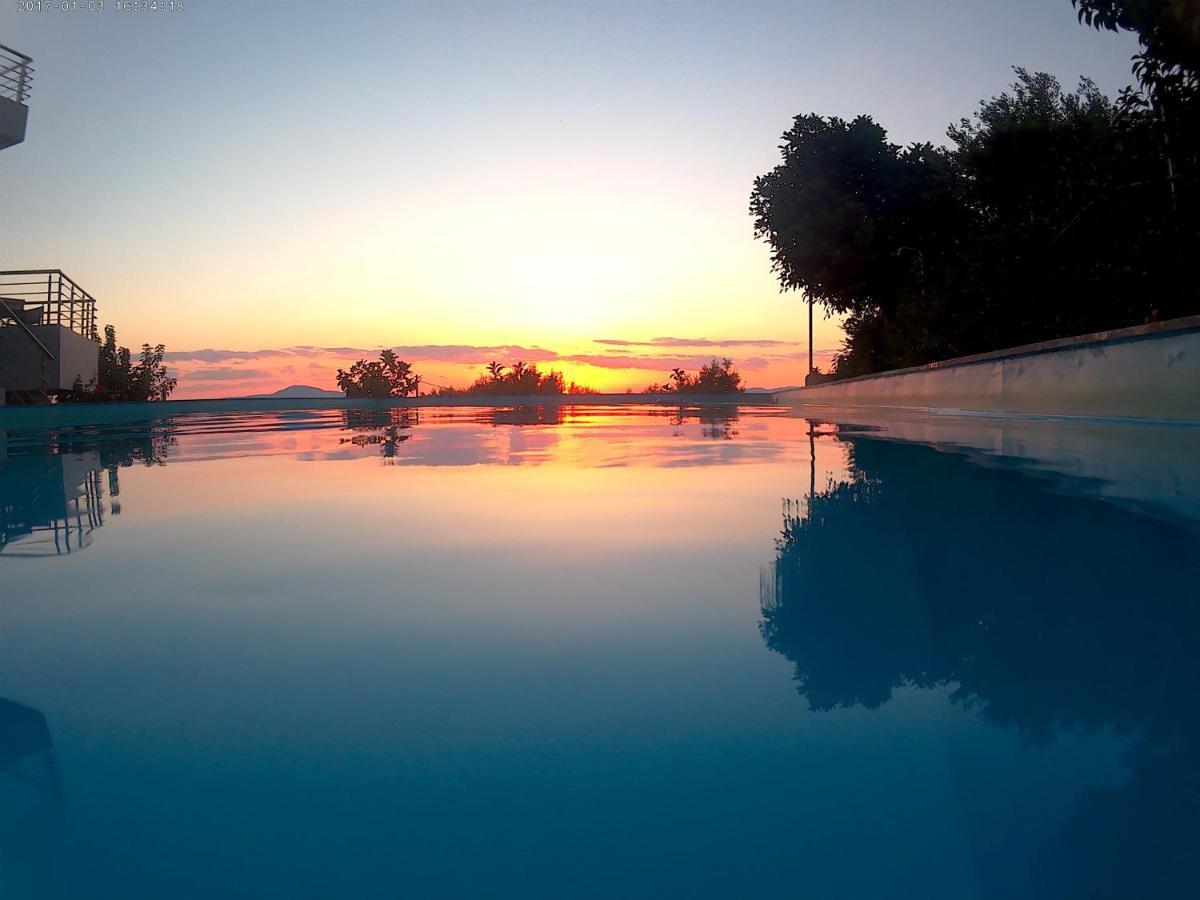 Evilenia Luxury Apartments Kalamata Luaran gambar