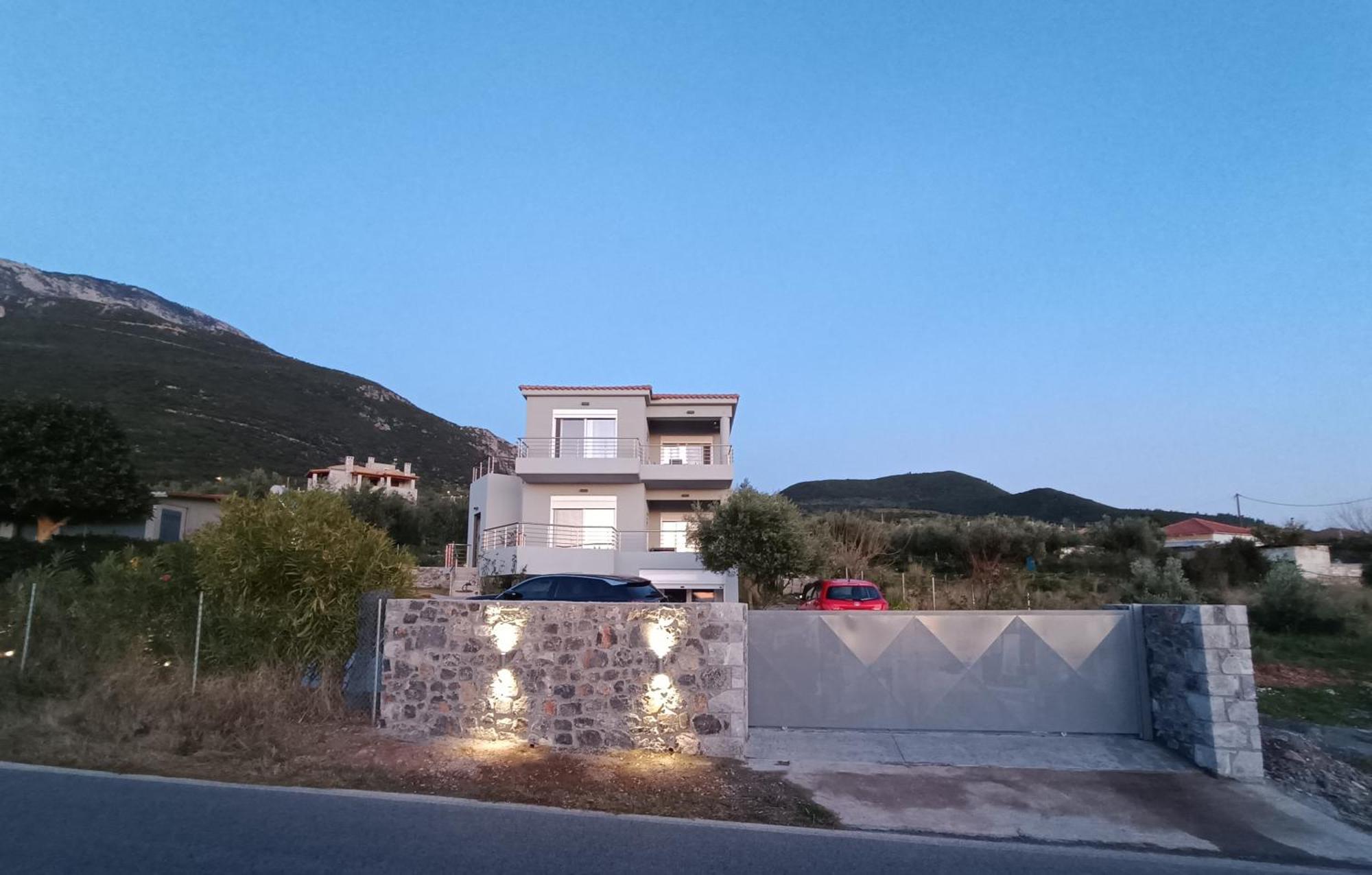 Evilenia Luxury Apartments Kalamata Luaran gambar